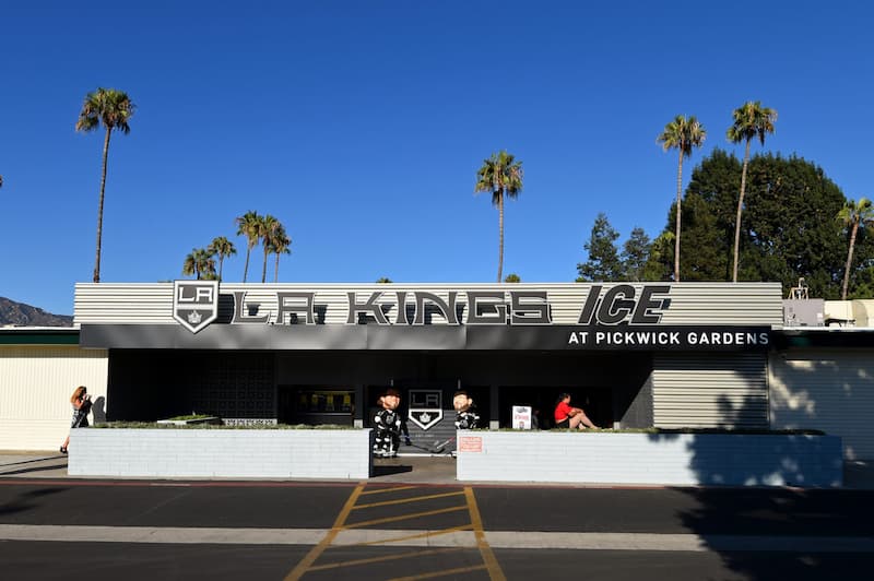 LA Kings at Pickwick Gardens